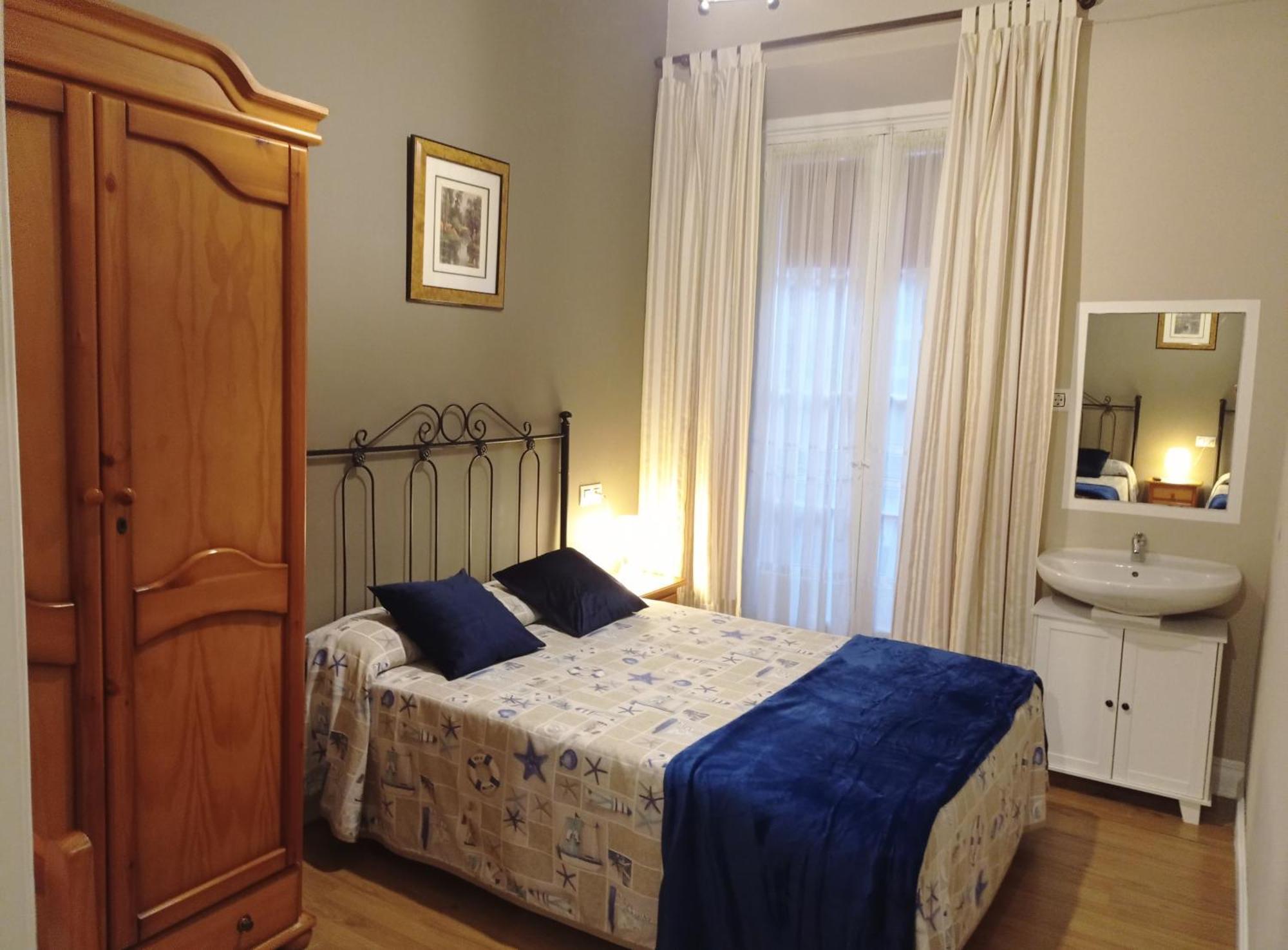 Hospedaje Don Pelayo Gijon Ngoại thất bức ảnh