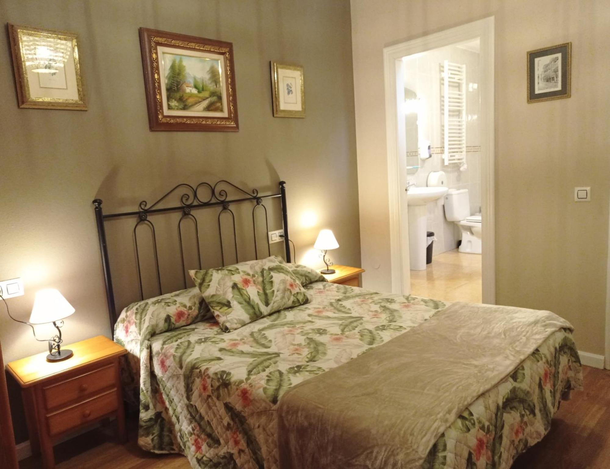 Hospedaje Don Pelayo Gijon Ngoại thất bức ảnh