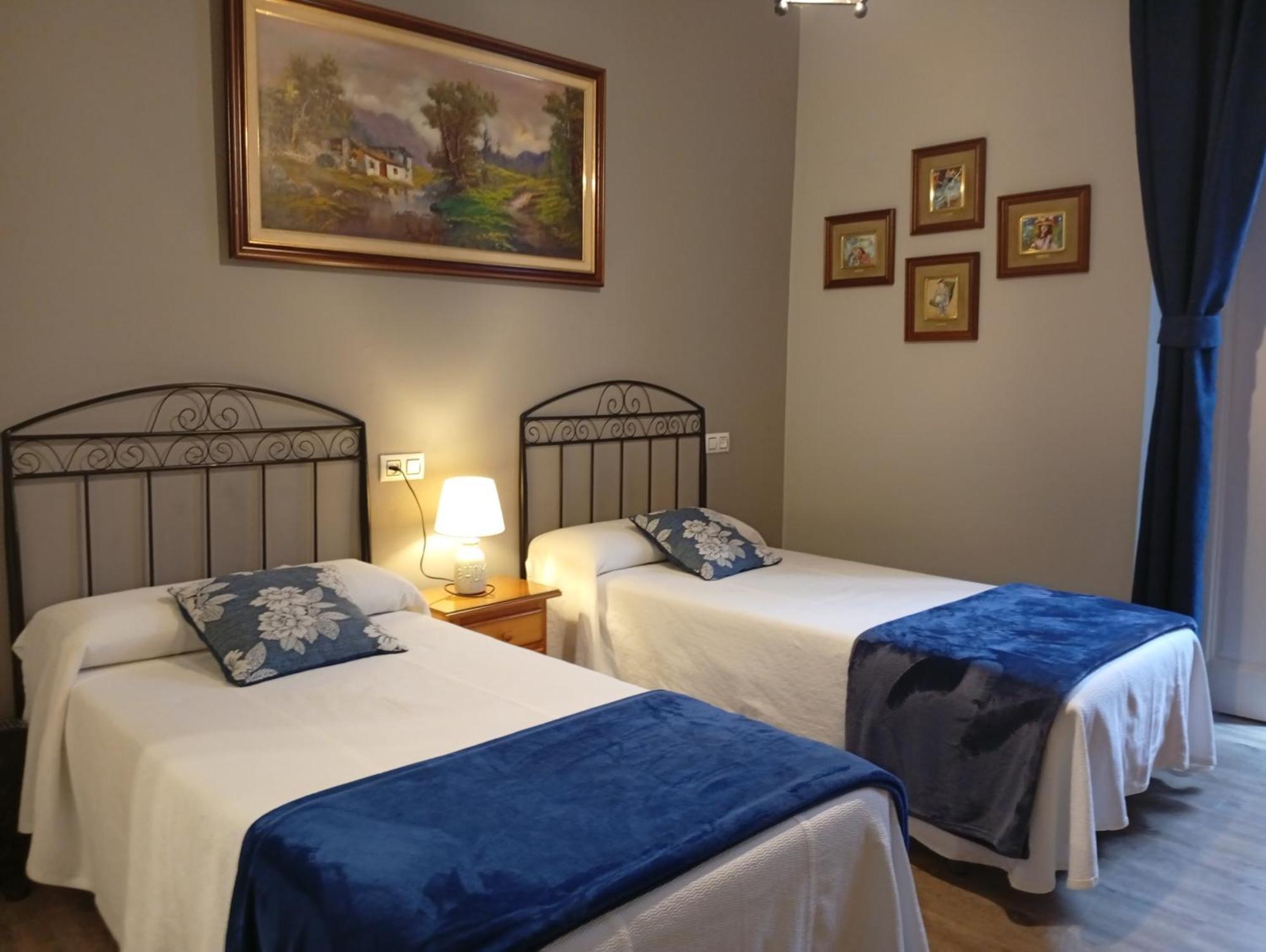 Hospedaje Don Pelayo Gijon Phòng bức ảnh