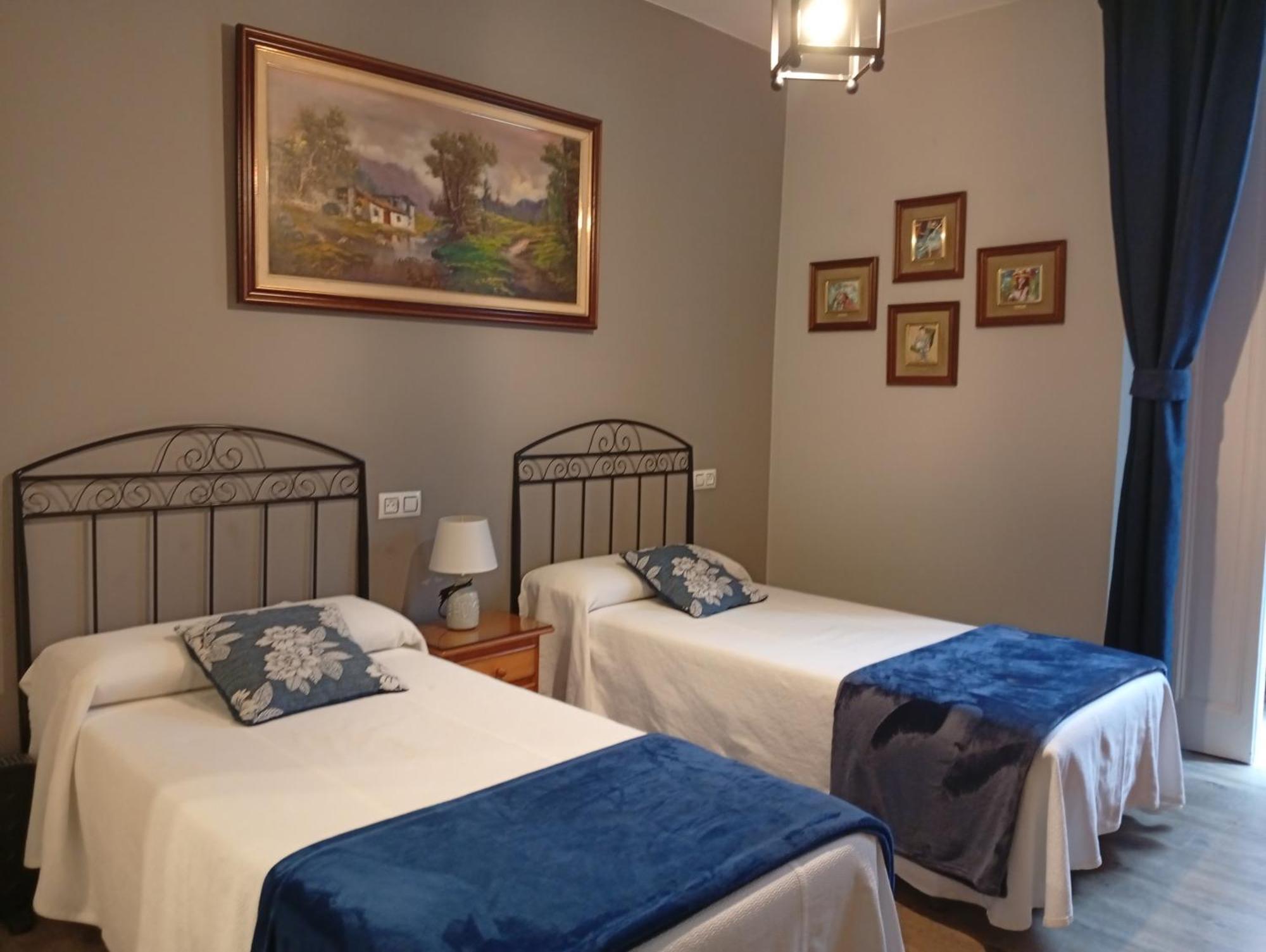 Hospedaje Don Pelayo Gijon Ngoại thất bức ảnh