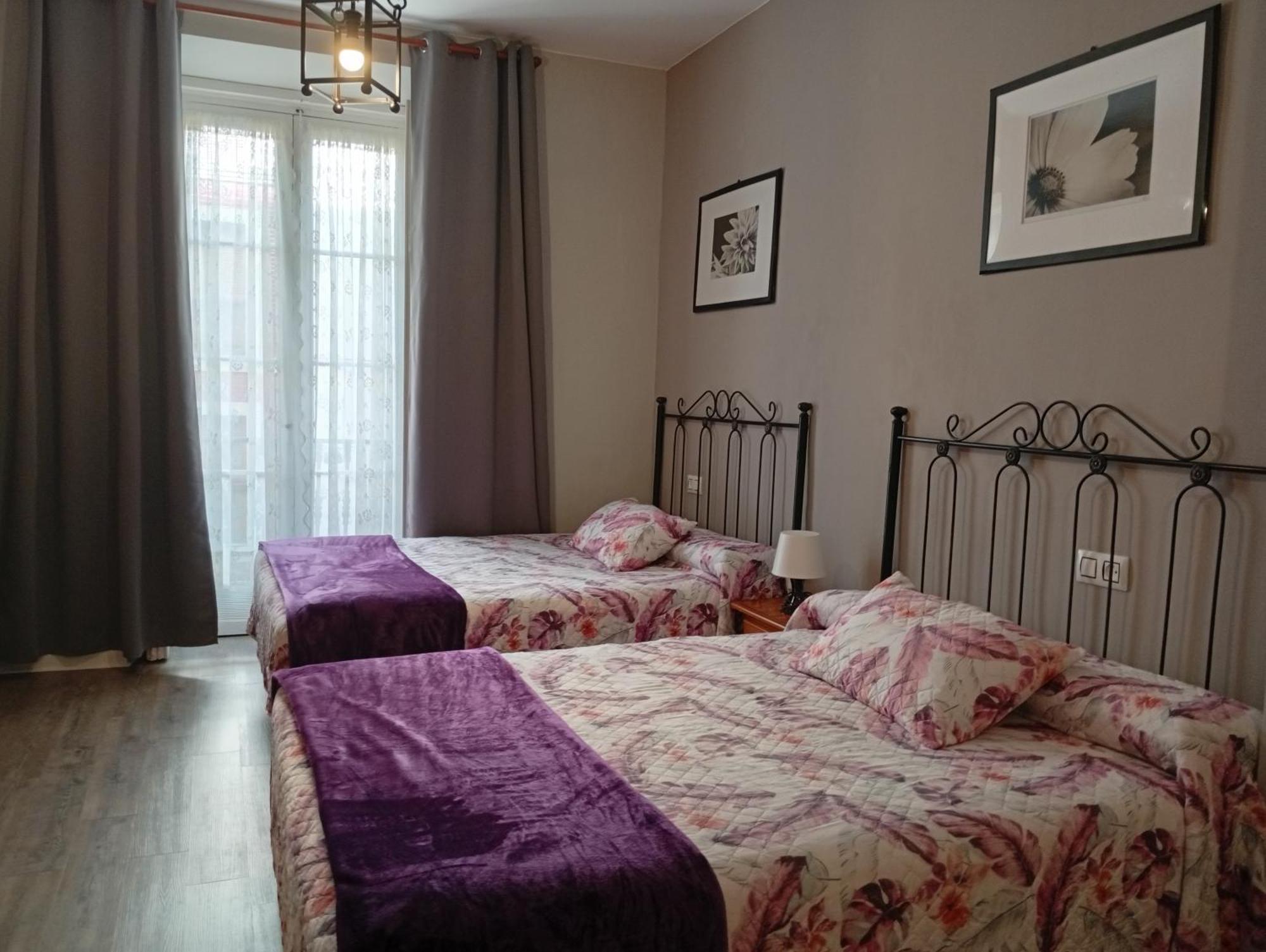 Hospedaje Don Pelayo Gijon Ngoại thất bức ảnh